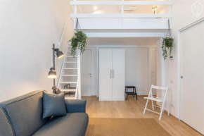 Bright studio flat in Oltrarno